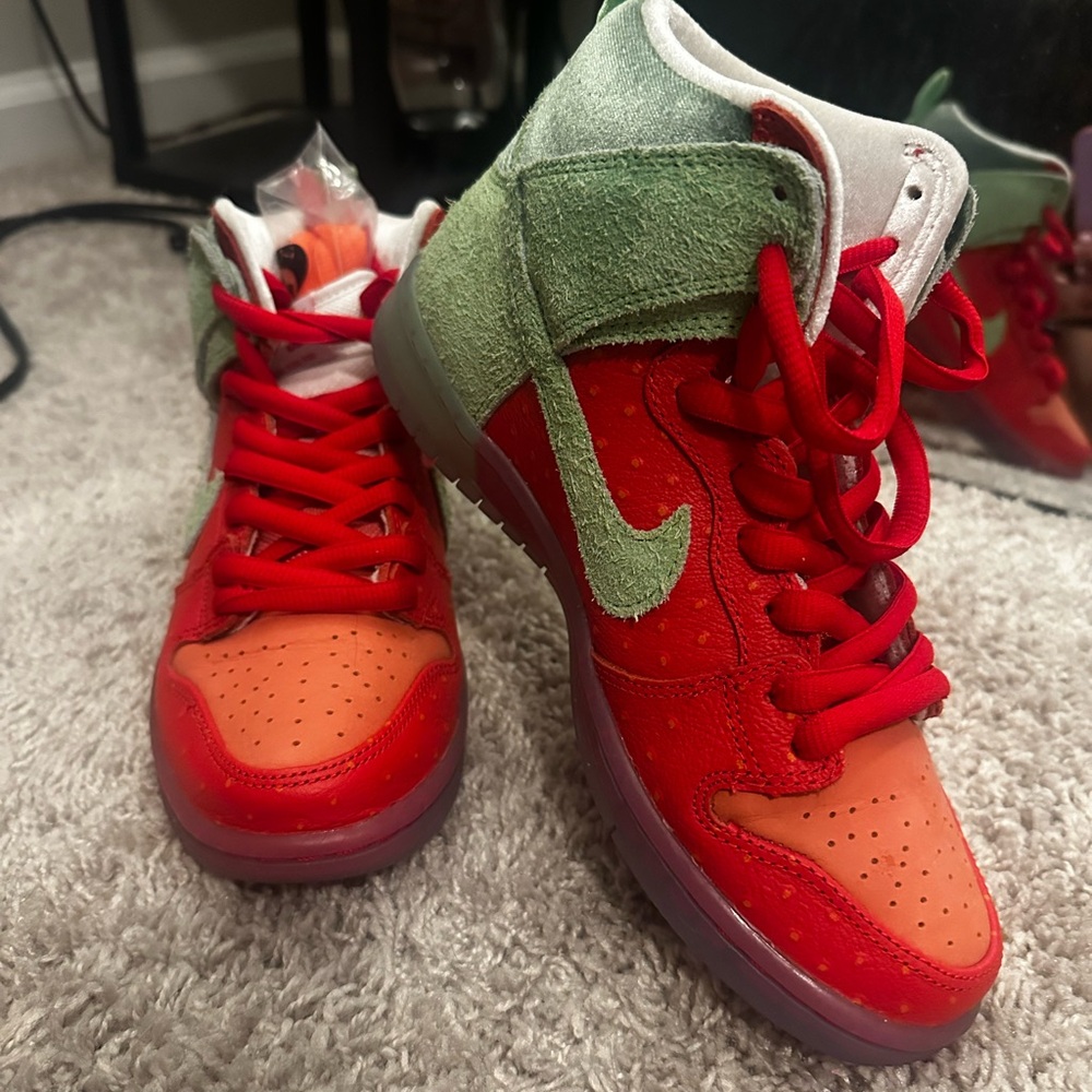 Nike Red and Green High-Top Sneakers